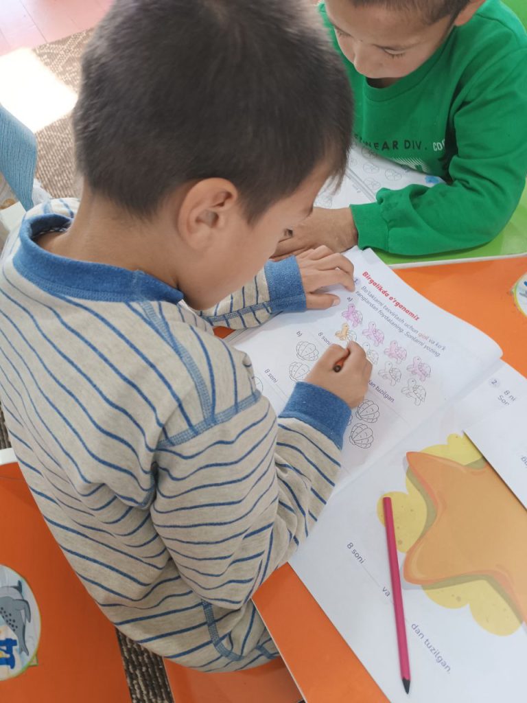 “Kelajak soati” doirasida matematika mashg‘uloti tashkil etildi