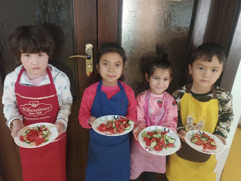 40-sonli DMTTda “Kelajak soati” doirasida oshpazlik mashg‘uloti